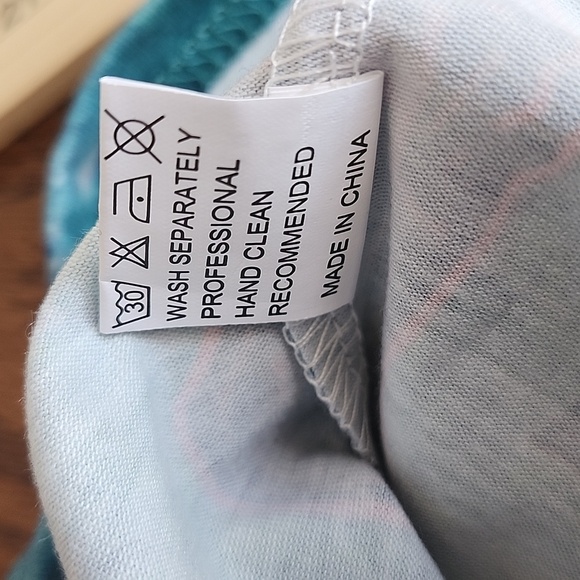 Psychedelic Peace Sign Art Tee | Vivid Graphic Cap Sleeve Top | Size L - Picture 10 of 10